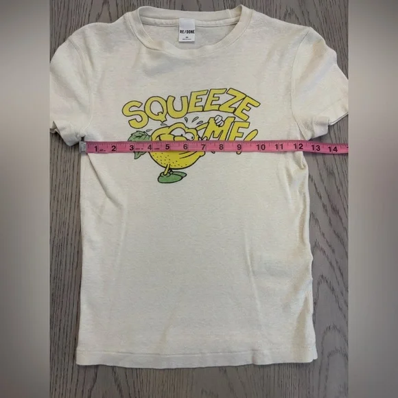 Re/Done Squeeze Me Graphic Tee - Picture 5 of 6